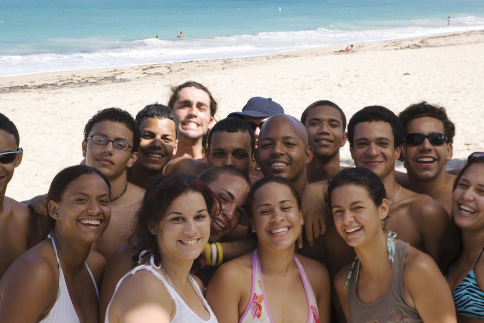 Image of large group of teens taking selfie